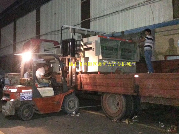 大幅面蝕刻機(jī)(進(jìn)料1660mm)裝車(chē)出貨